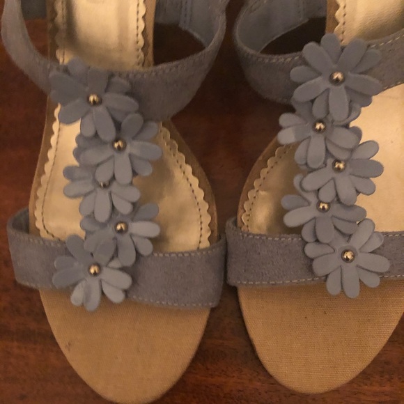 Light blue floral wedges - Picture 8 of 15